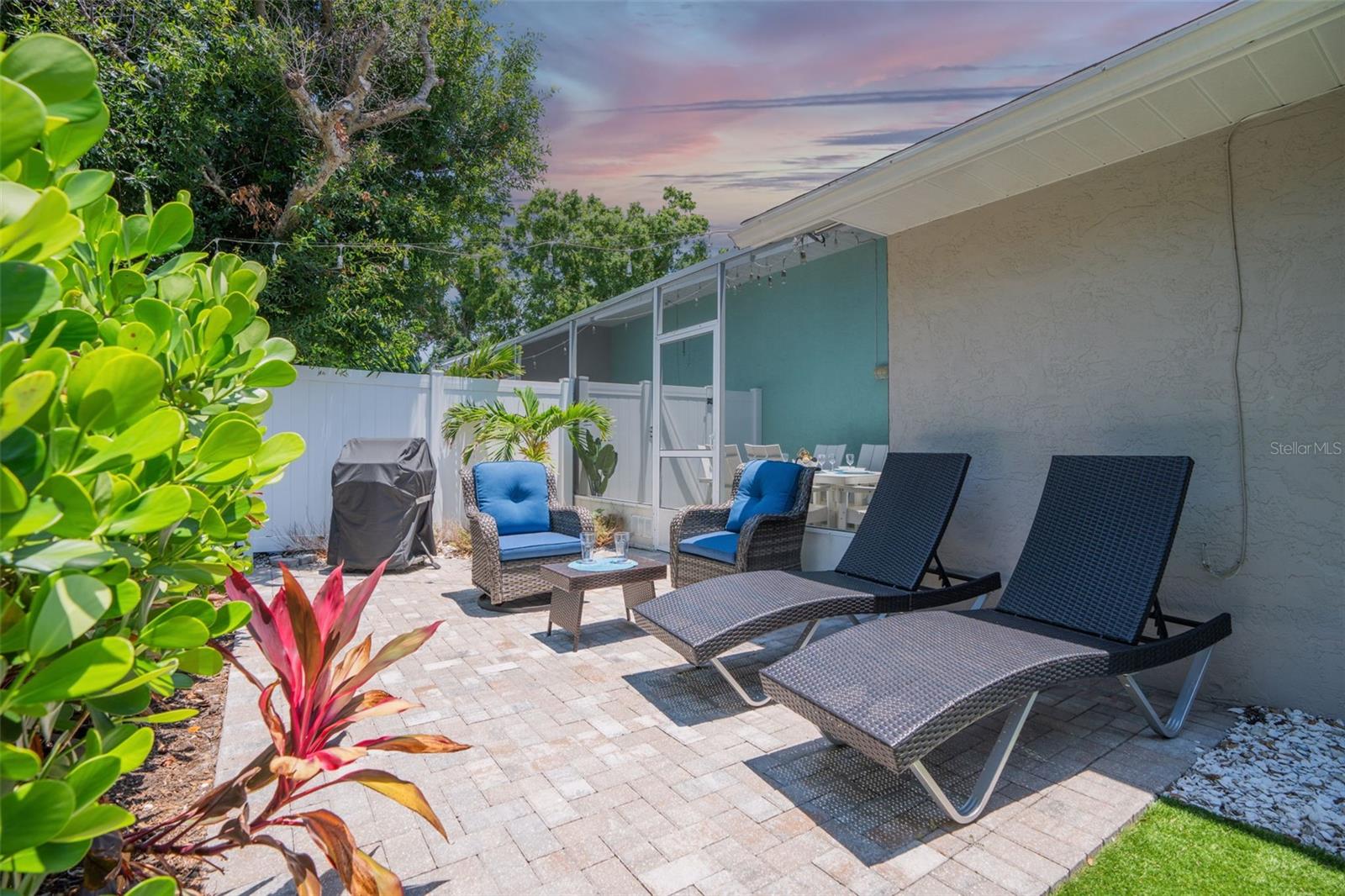 ROSELAWN - Residential Income