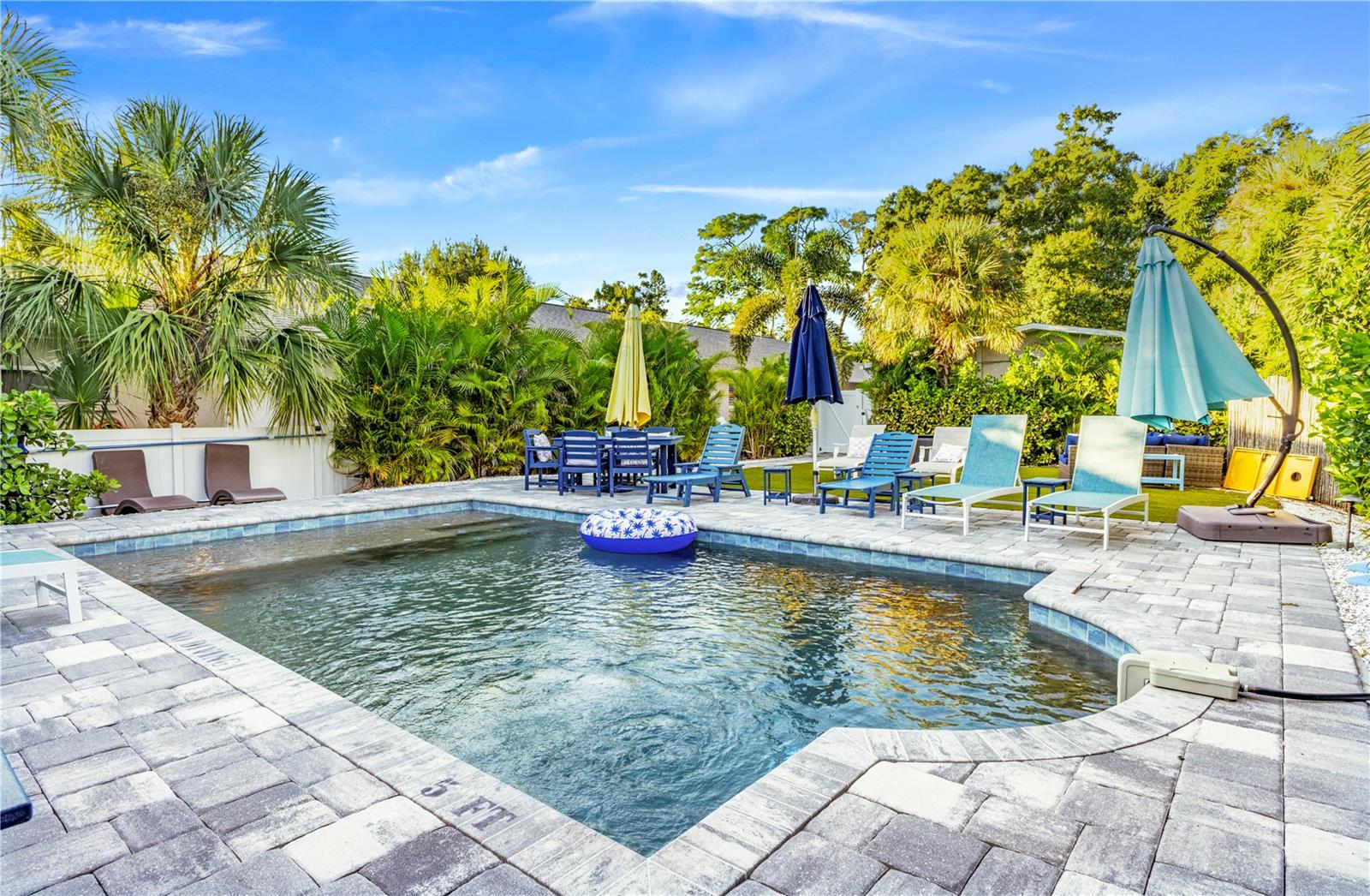 ROSELAWN - Residential Income