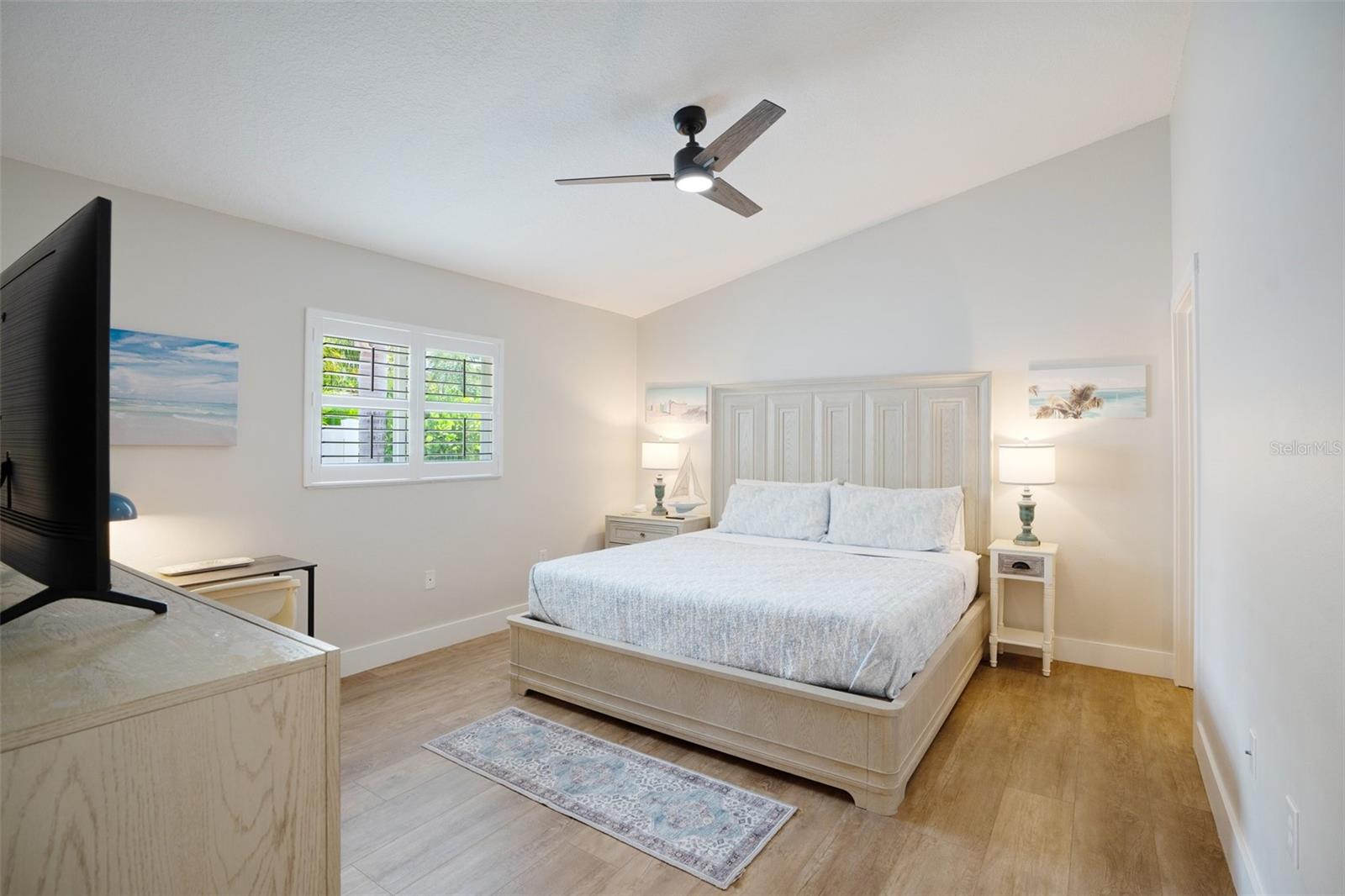 ROSELAWN - Residential Income