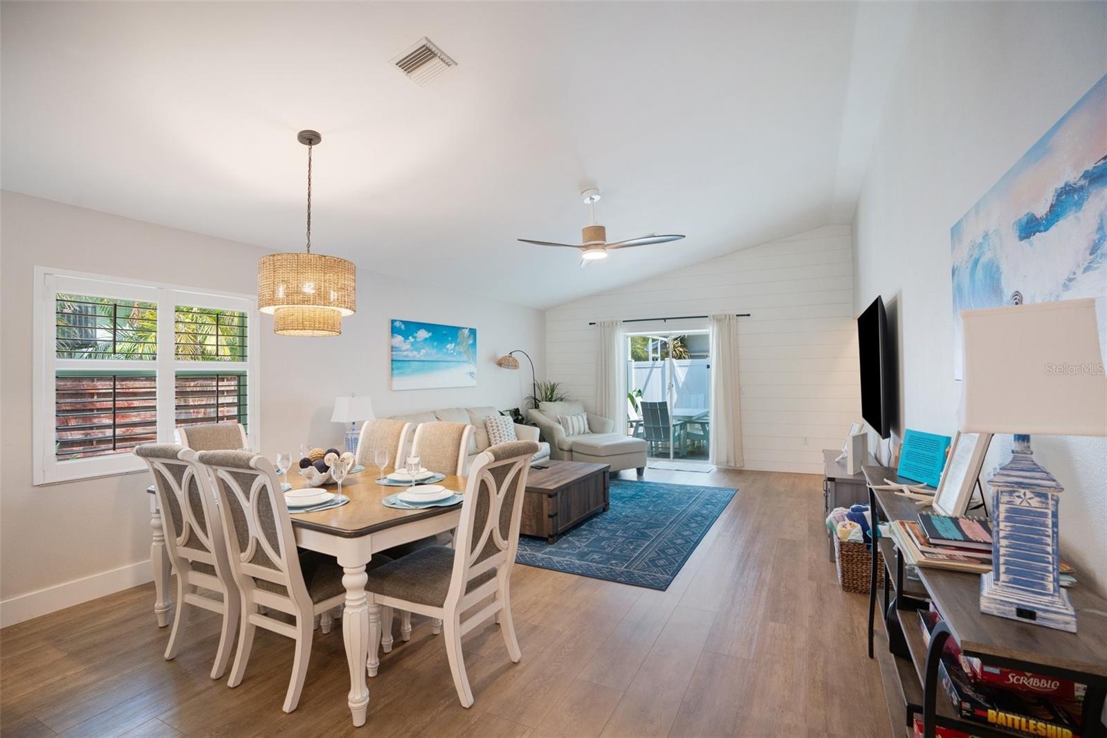 ROSELAWN - Residential Income