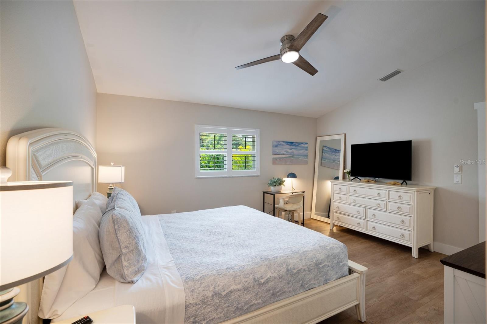 ROSELAWN - Residential Income