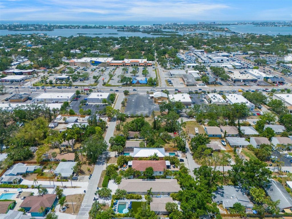Photo of 2051 Roselawn Street, Sarasota, FL 34231 (MLS # A4682694)