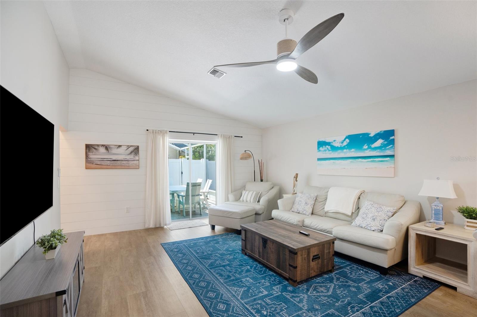 ROSELAWN - Residential Income