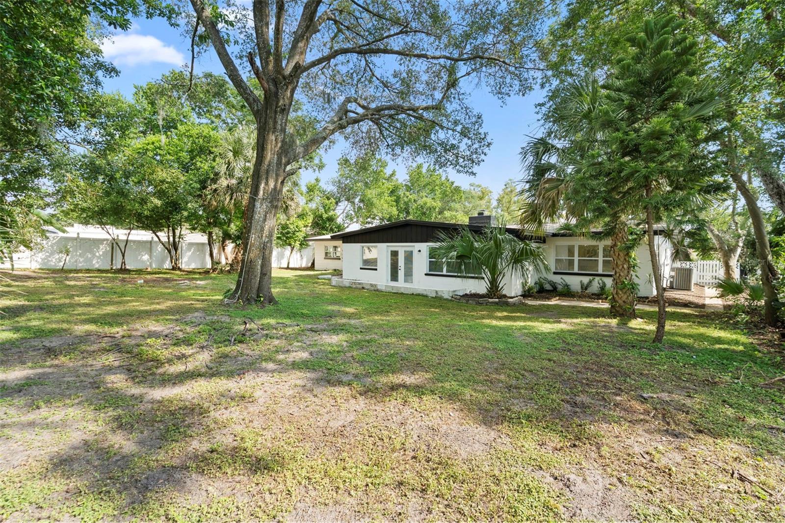 OAKLAND SHORES - Residential