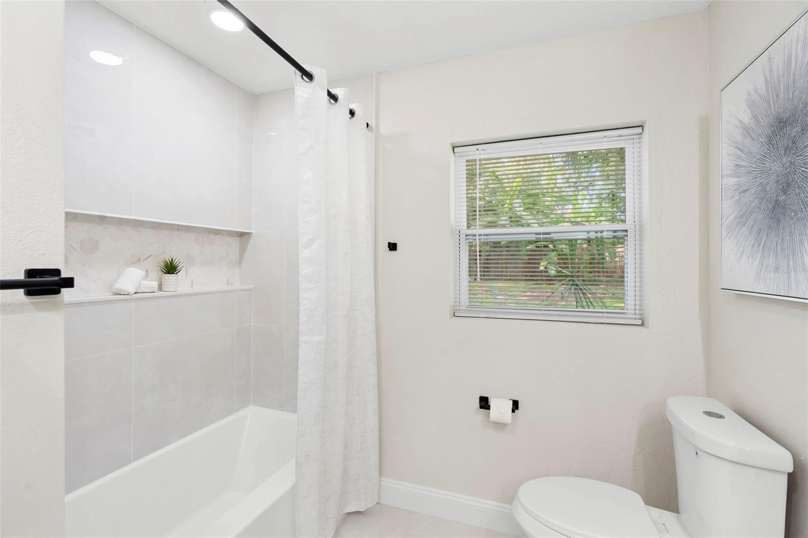 OAKLAND SHORES - Residential