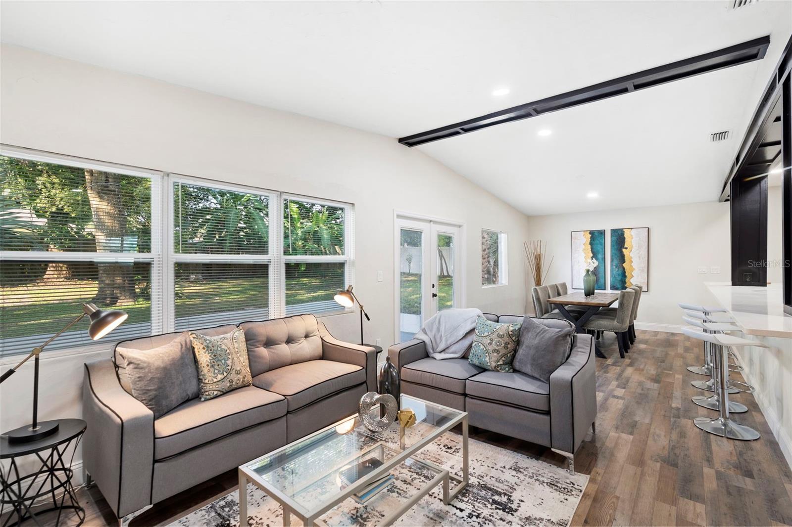 OAKLAND SHORES - Residential