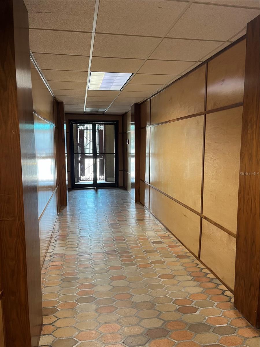 GAINESVILLE BRUSH ADD TO- - Commercial Lease