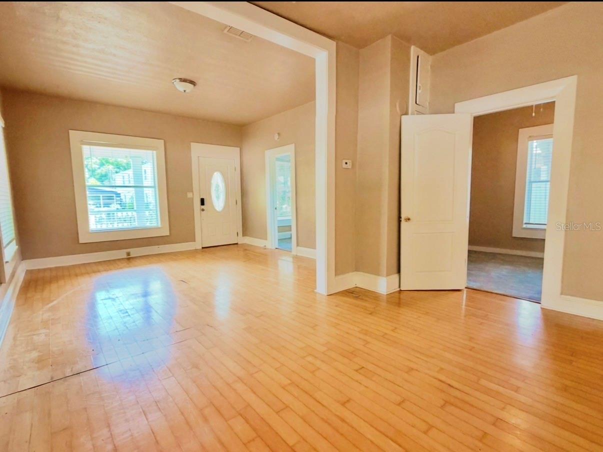 IVANHOE TERRACE - Residential Lease