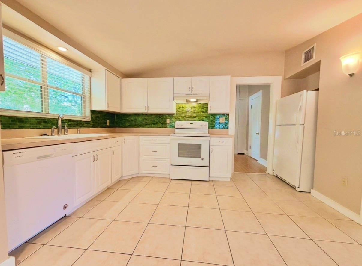 IVANHOE TERRACE - Residential Lease