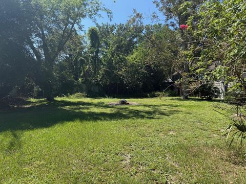 208 1/2 FERN STREET TAMPA FL 33604