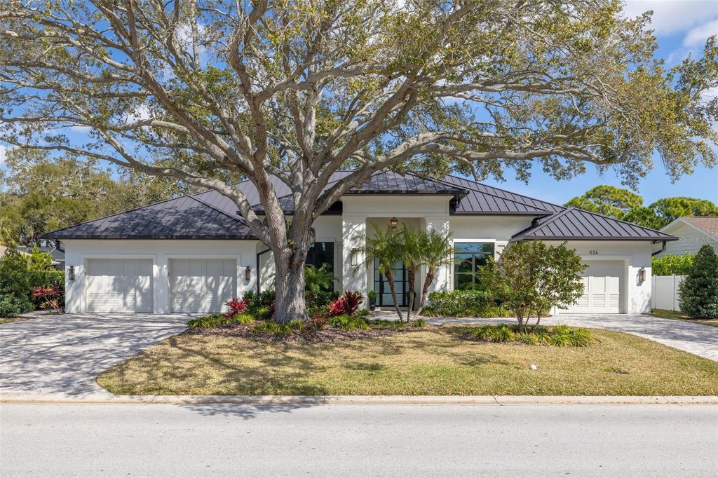 Photo of 634 Poinsettia Road, Belleair, FL 33756 (MLS # TB8476983)