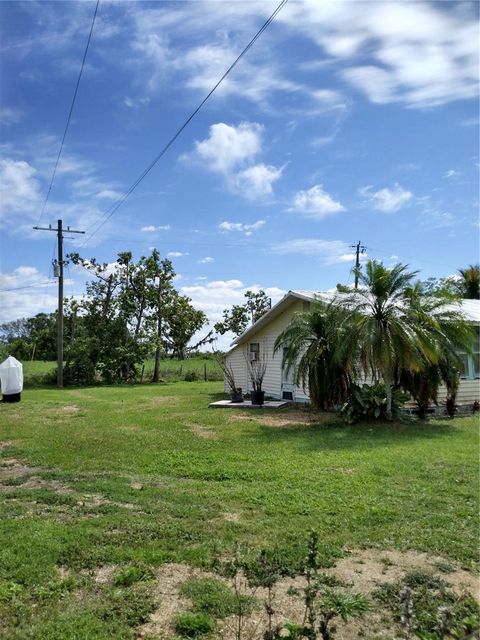 A home in LORIDA