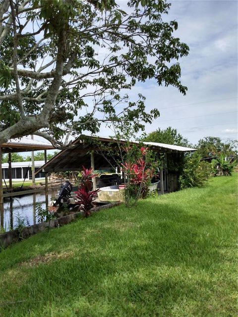 A home in LORIDA