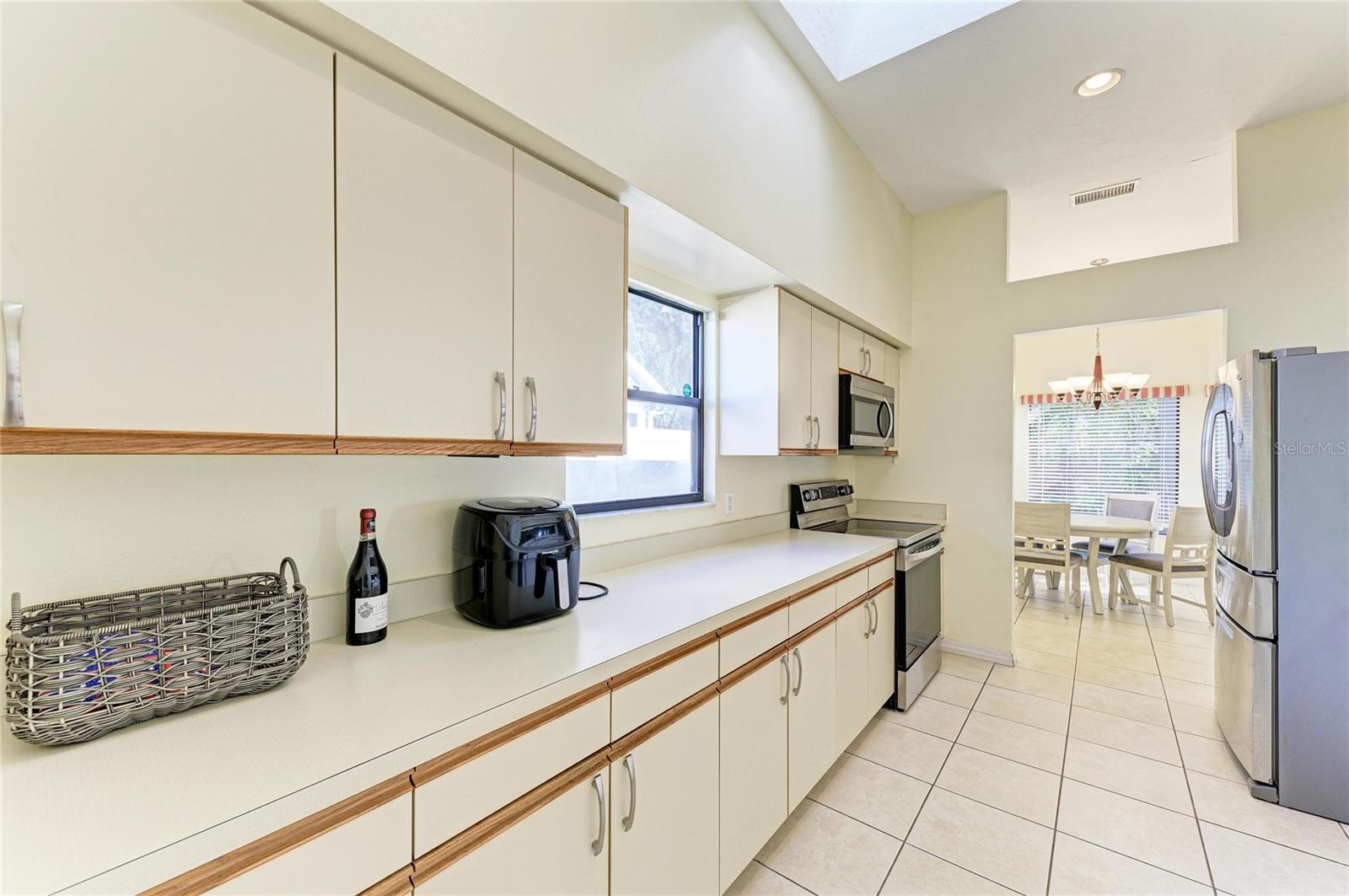 COUNTRY OAKS PH III - Residential Lease