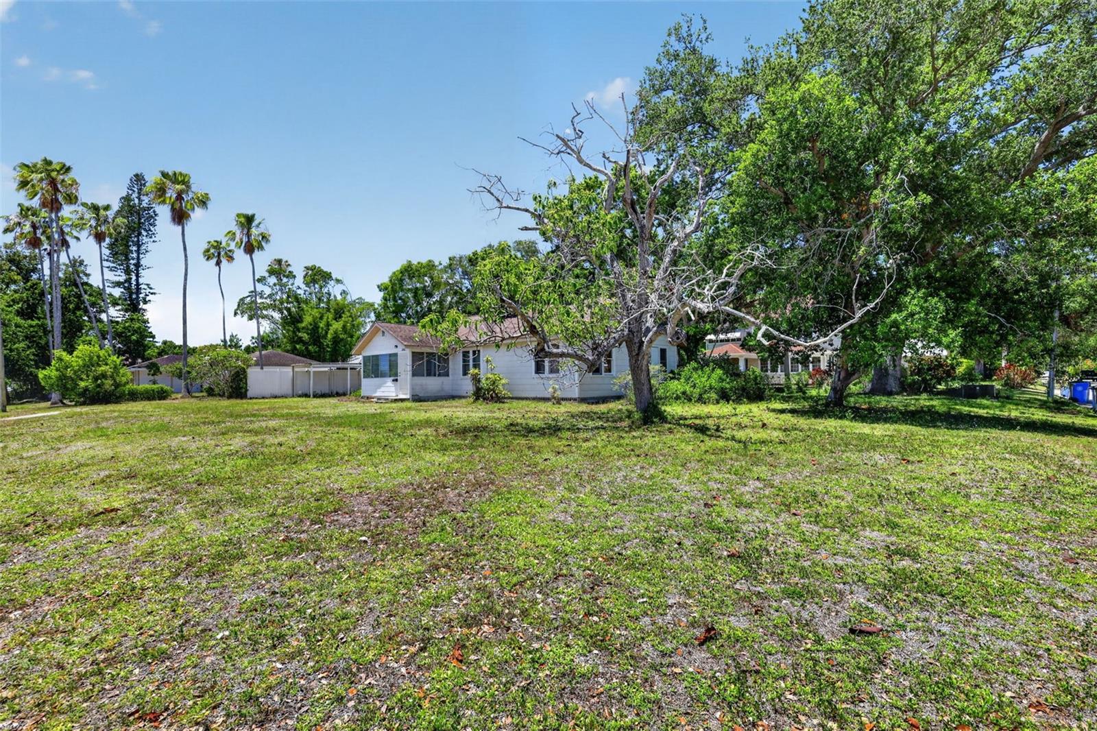 SARASOTA & RICHLAND AVE - Residential