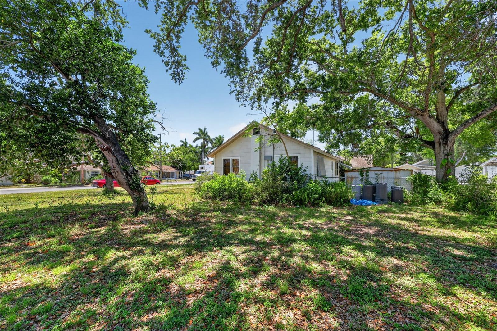 SARASOTA & RICHLAND AVE - Residential