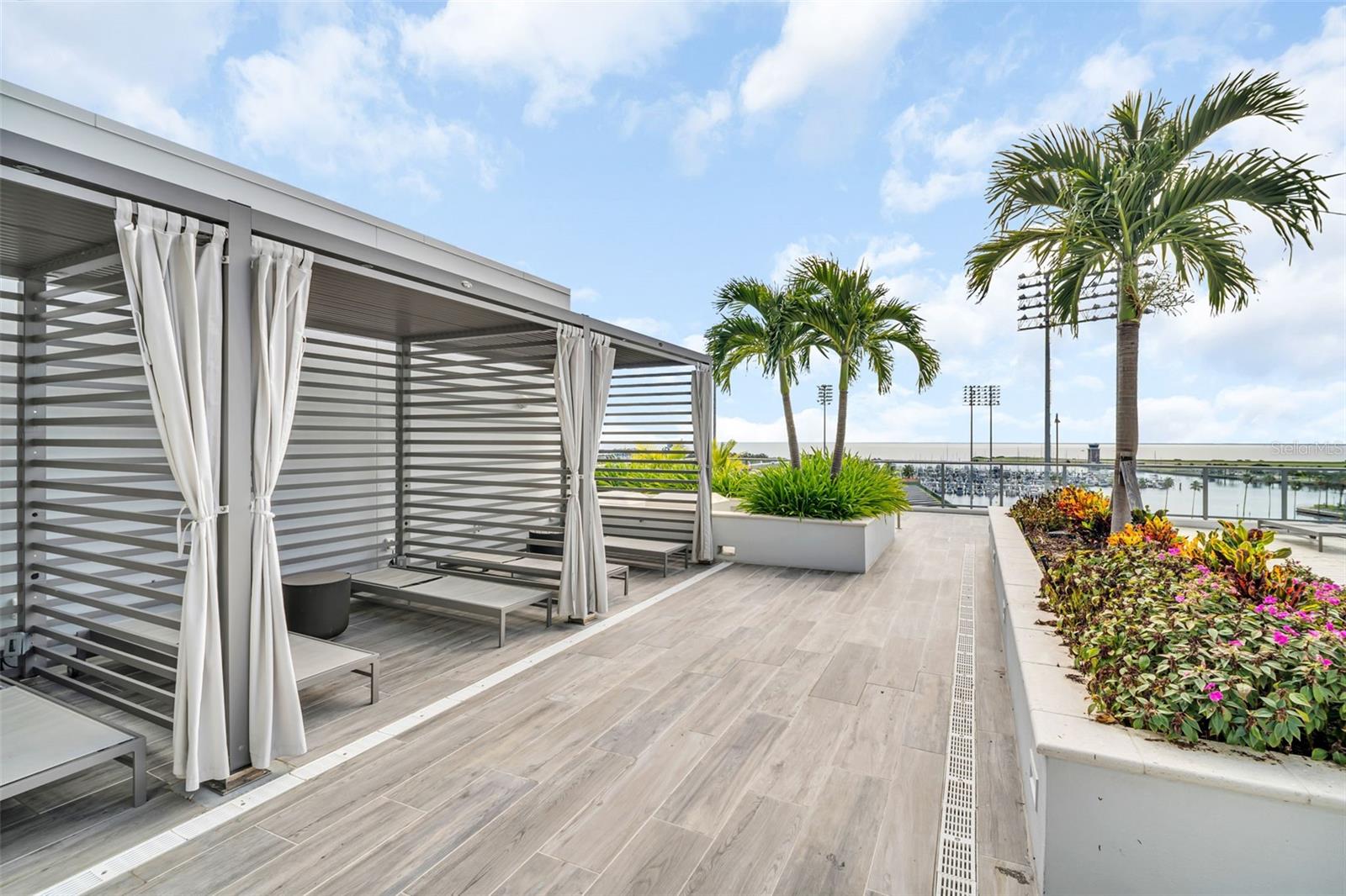 SALTAIRE ST PETERSBURG - Residential