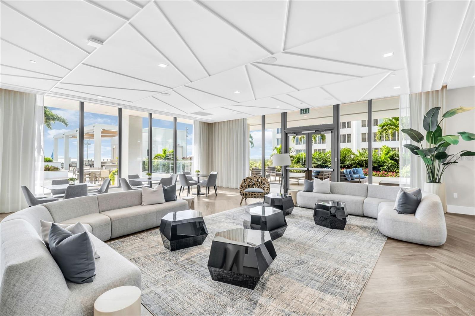 SALTAIRE ST PETERSBURG - Residential