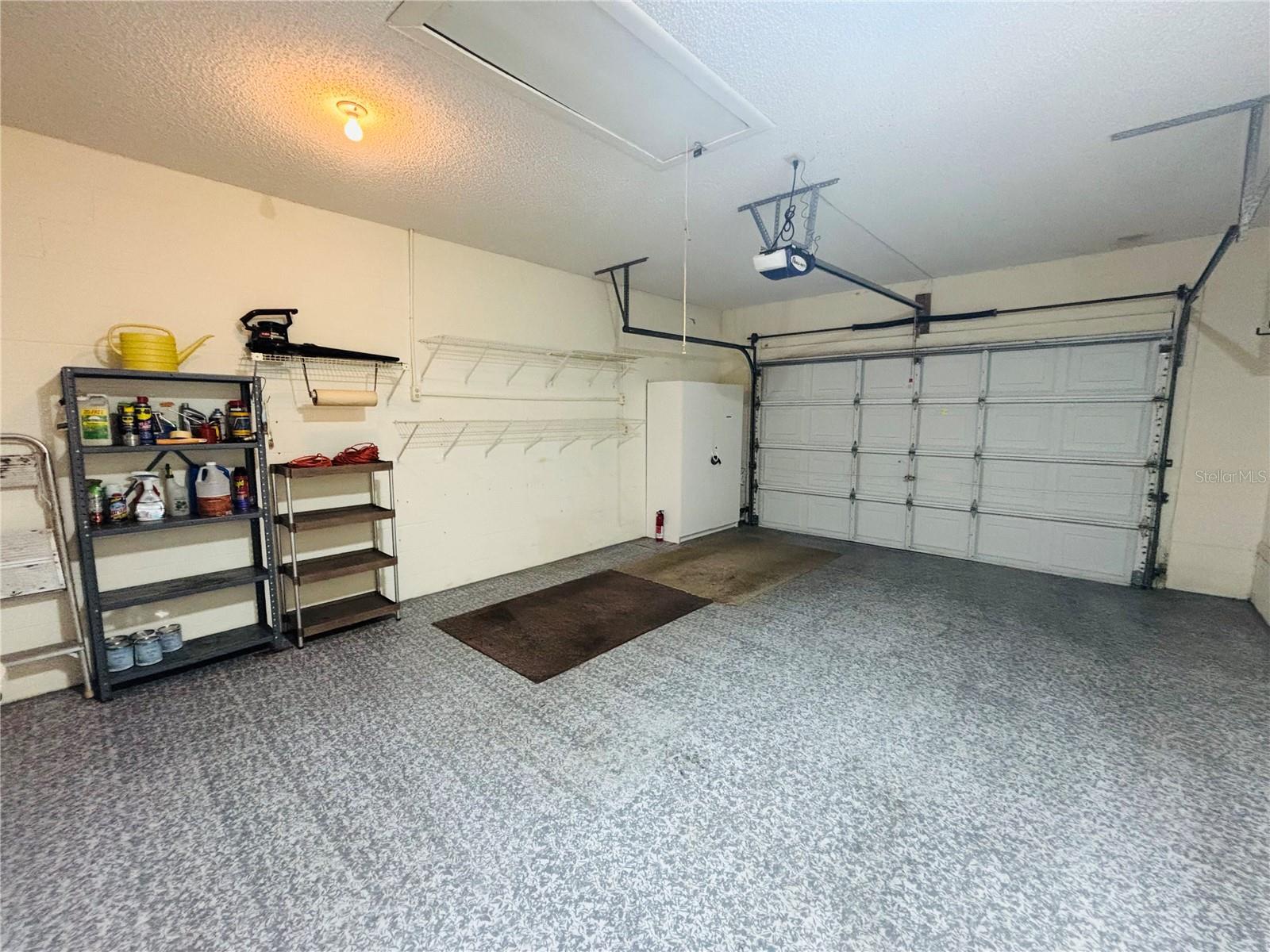 CIRCLE SQUARE WOODS - Residential Lease