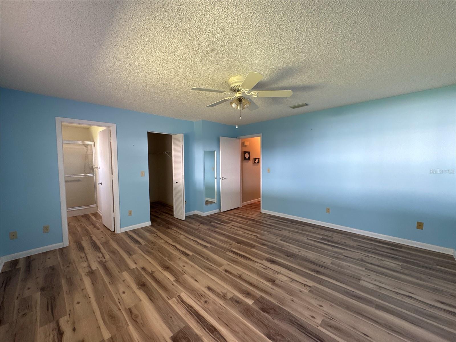 CIRCLE SQUARE WOODS - Residential Lease