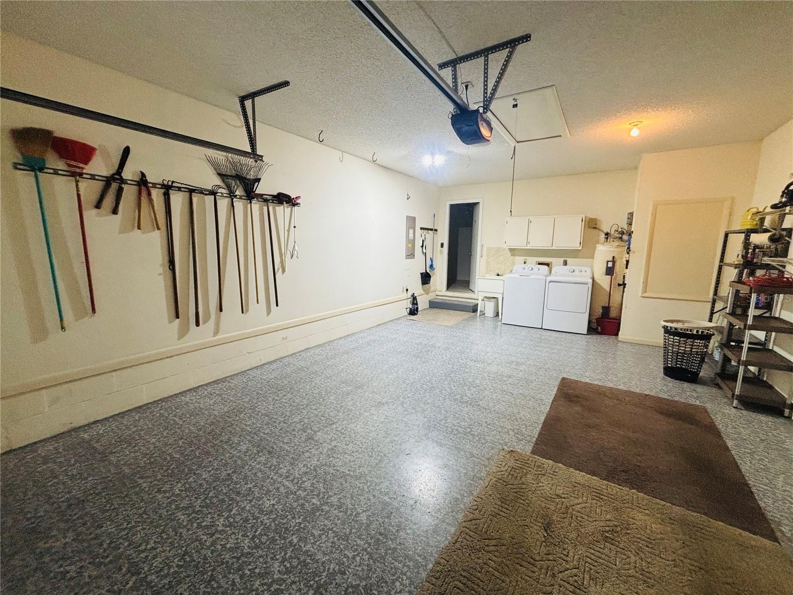 CIRCLE SQUARE WOODS - Residential Lease