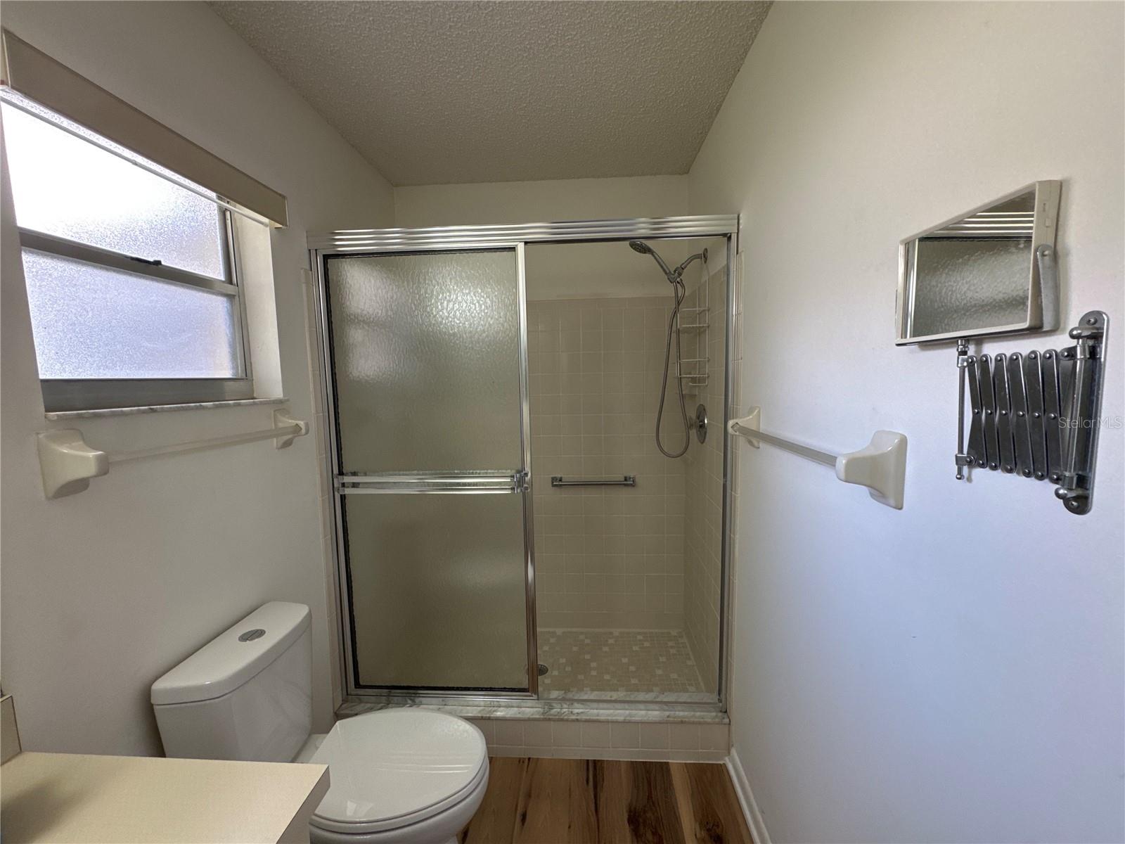 CIRCLE SQUARE WOODS - Residential Lease