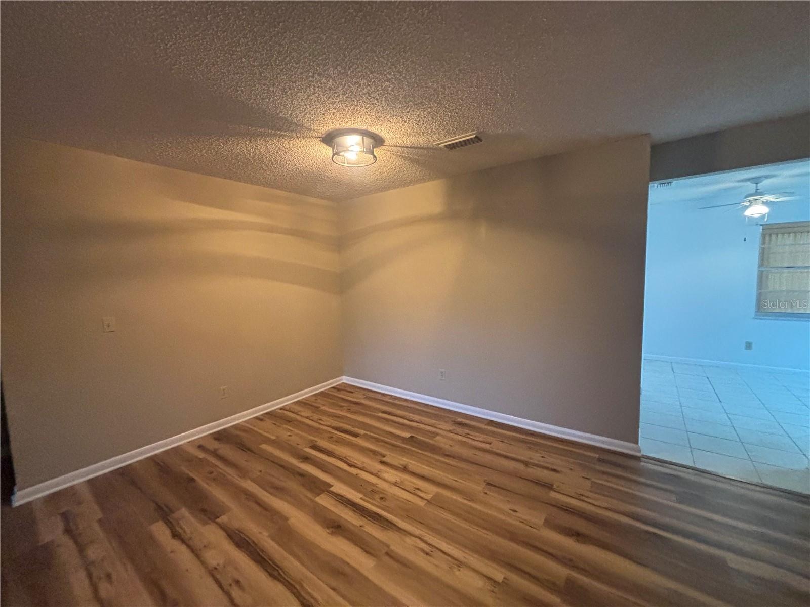 CIRCLE SQUARE WOODS - Residential Lease