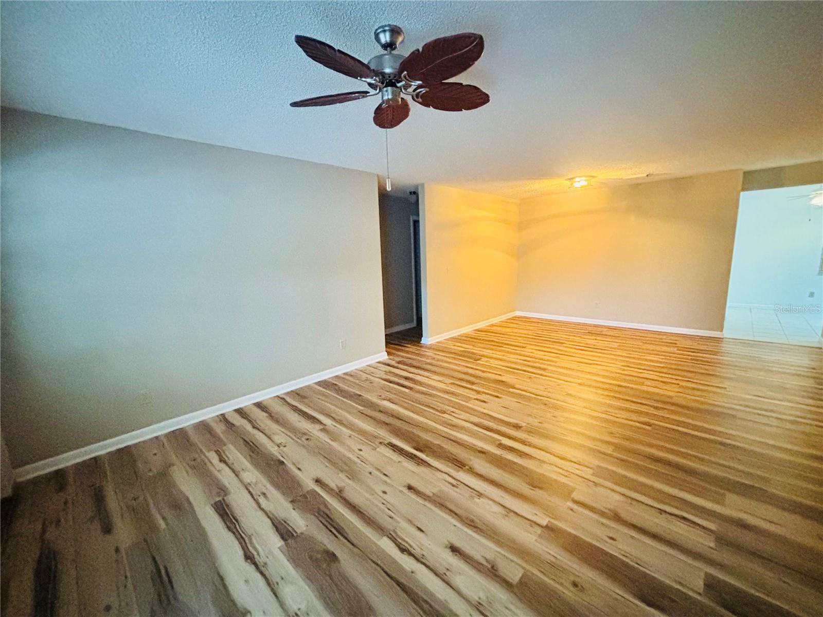 CIRCLE SQUARE WOODS - Residential Lease