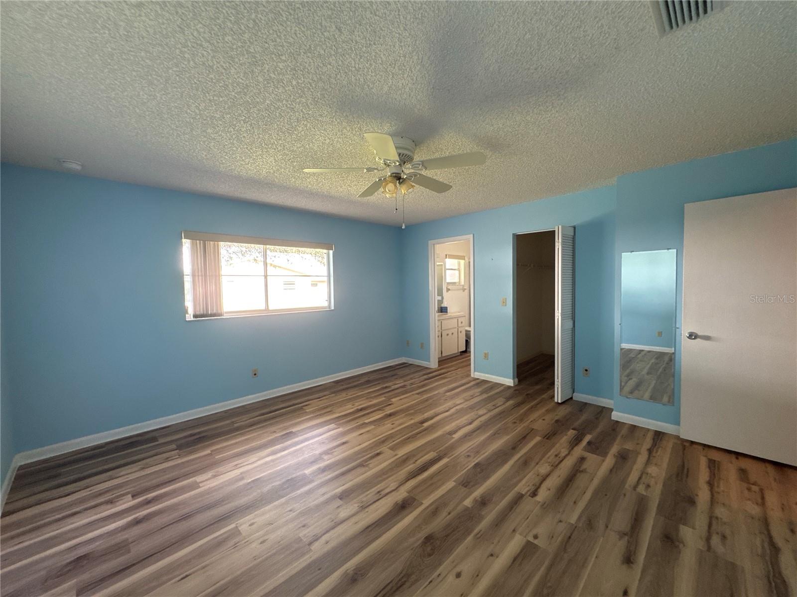 CIRCLE SQUARE WOODS - Residential Lease