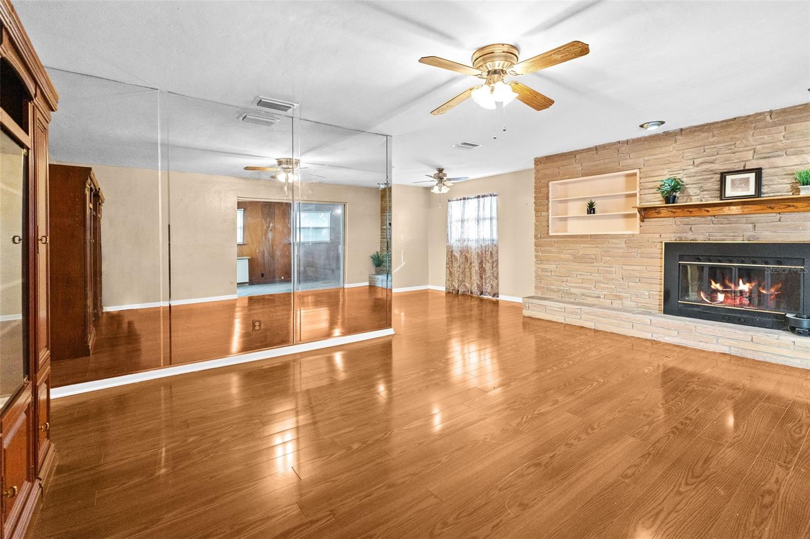 BRANDON PARK - Residential