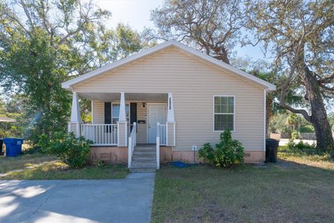 Photo of 3828 18th Avenue S, St Petersburg, FL 33711 (MLS # TB8451218)