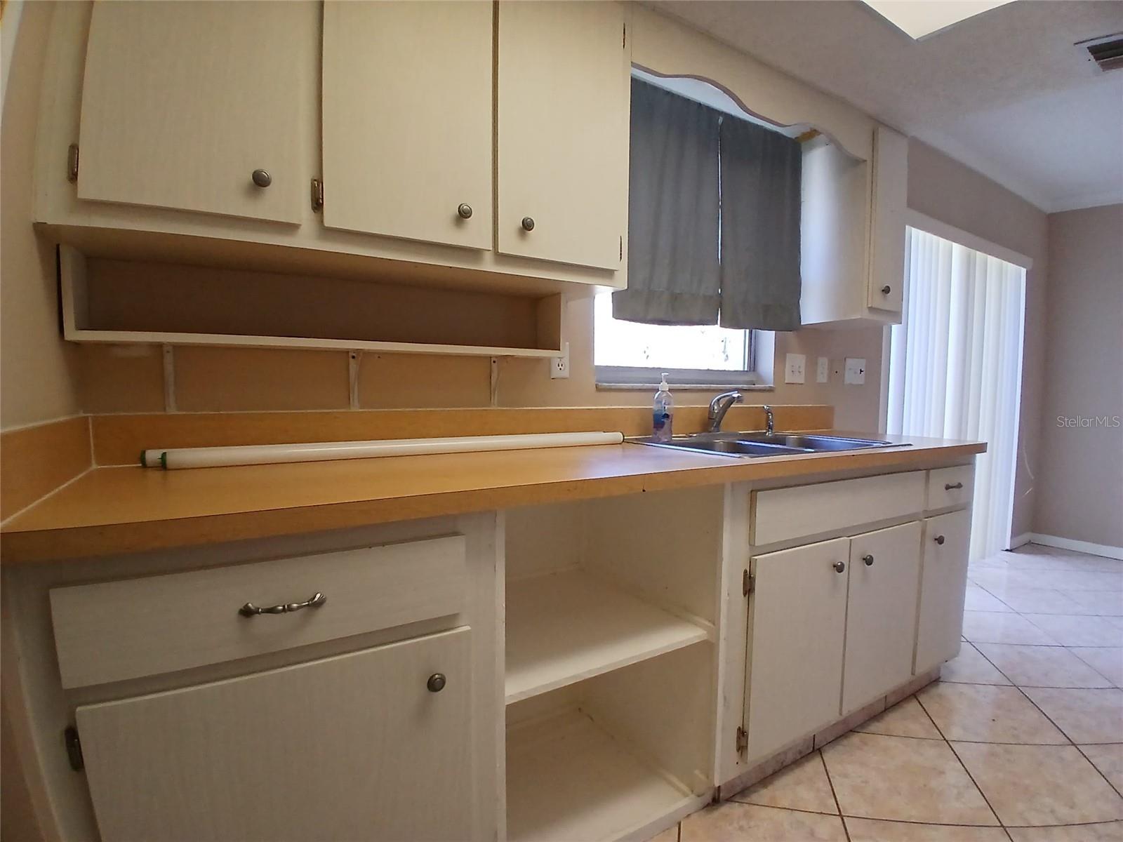 VERDES GARDENS - Residential Lease