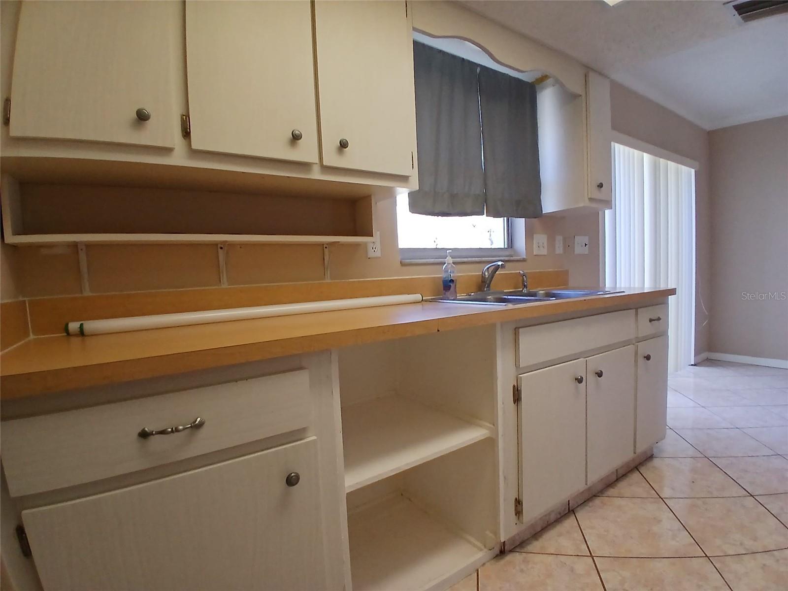 VERDES GARDENS - Residential Lease