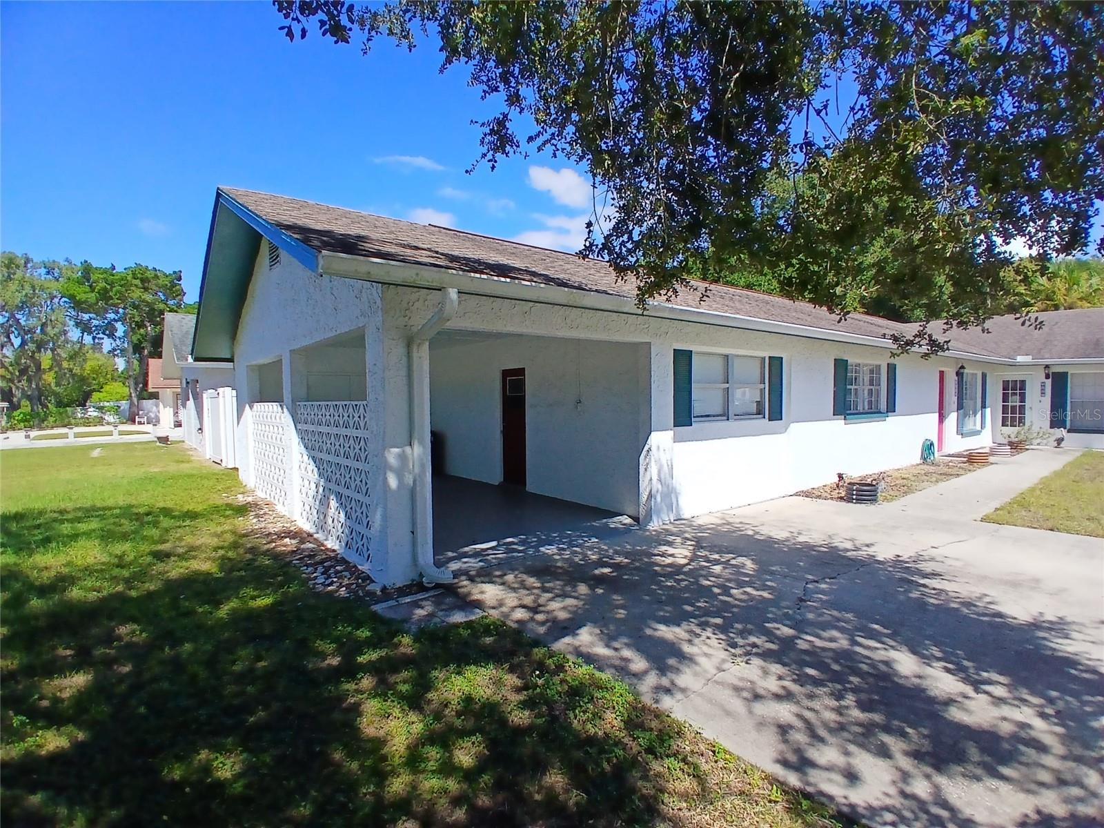 VERDES GARDENS - Residential Lease