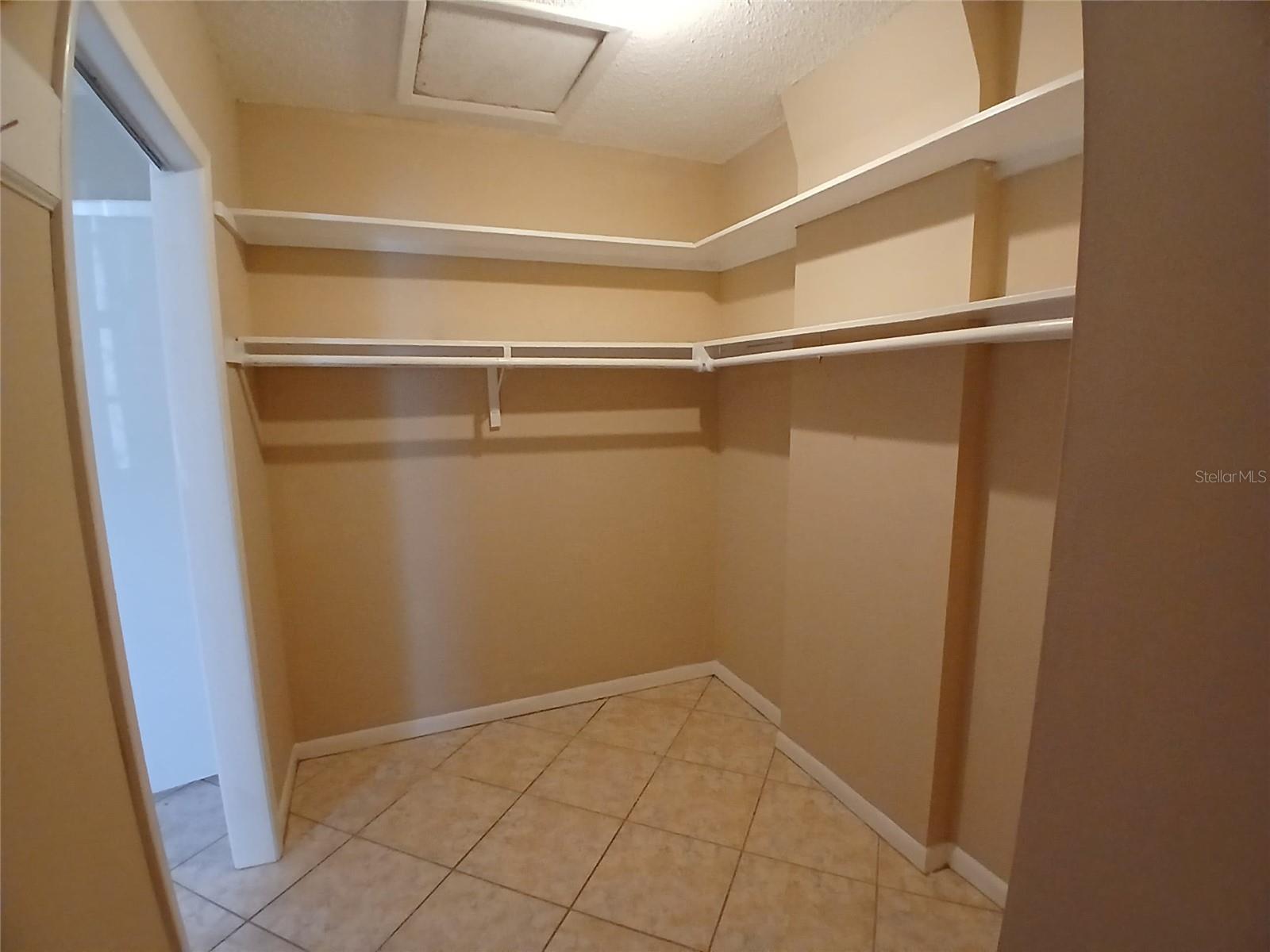 VERDES GARDENS - Residential Lease