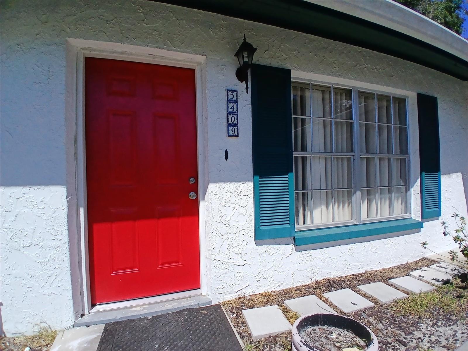 VERDES GARDENS - Residential Lease