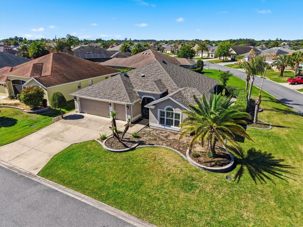 Photo of 1424 Walnut Way, The Villages, FL 32163 (MLS # G5110581)