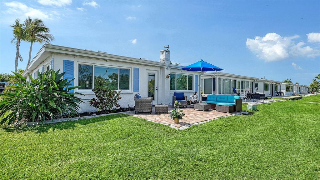 Photo of 925 Spanish Drive N, Longboat Key, FL 34228 (MLS # A4691251)