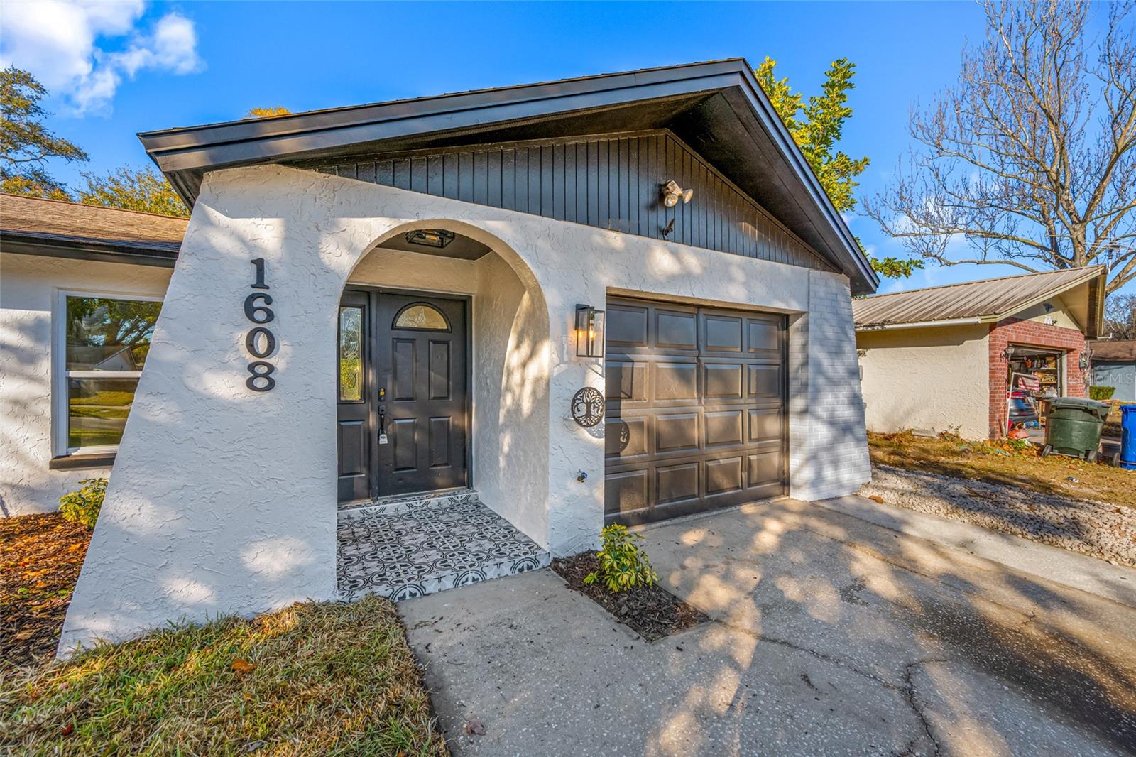 1608 AMBERLEA DRIVE N