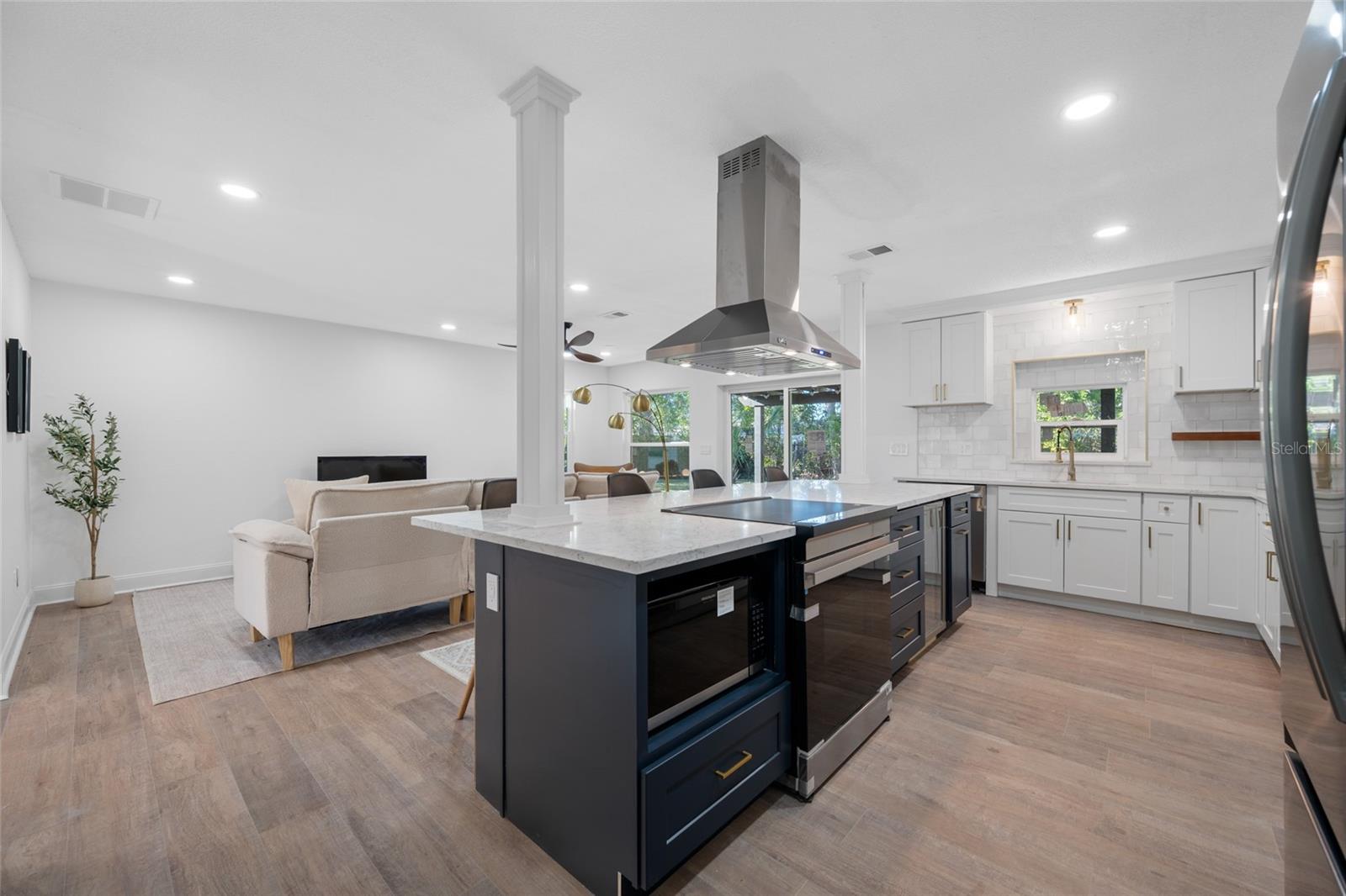 1608 AMBERLEA DRIVE N