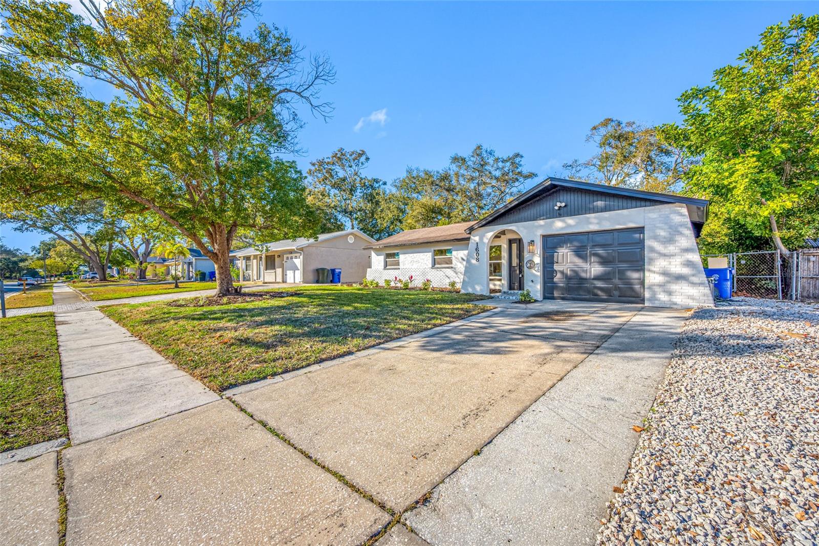 PIPERS GLEN - Residential