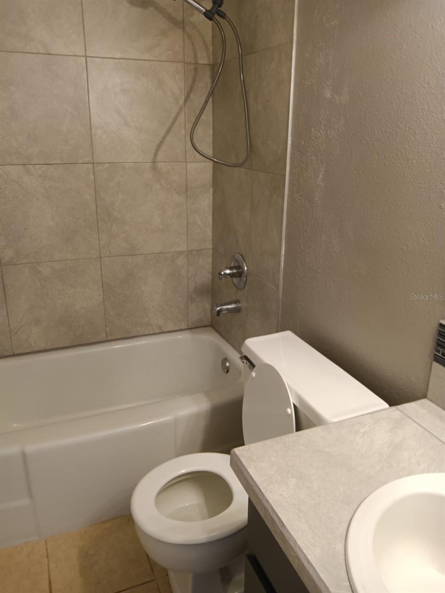 WHISPERING SANDS UN 01 - Residential Income