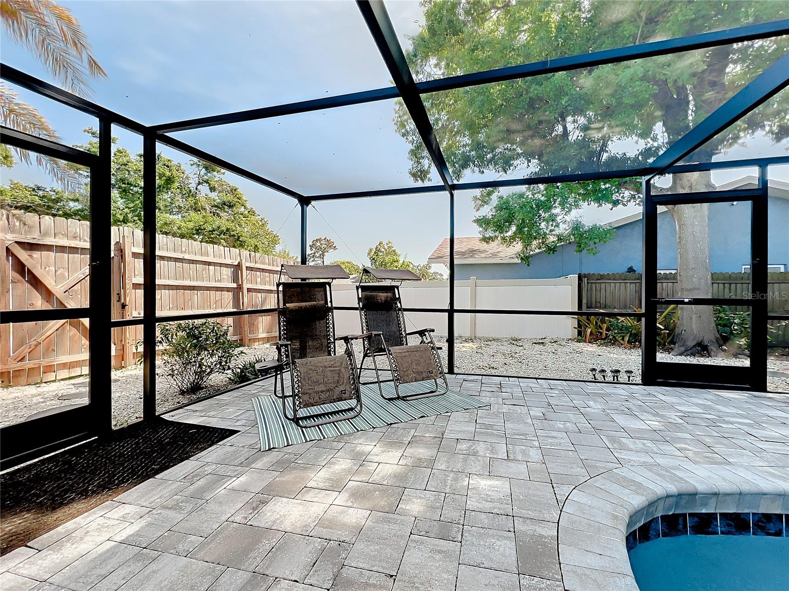 LAKE SARASOTA - Residential