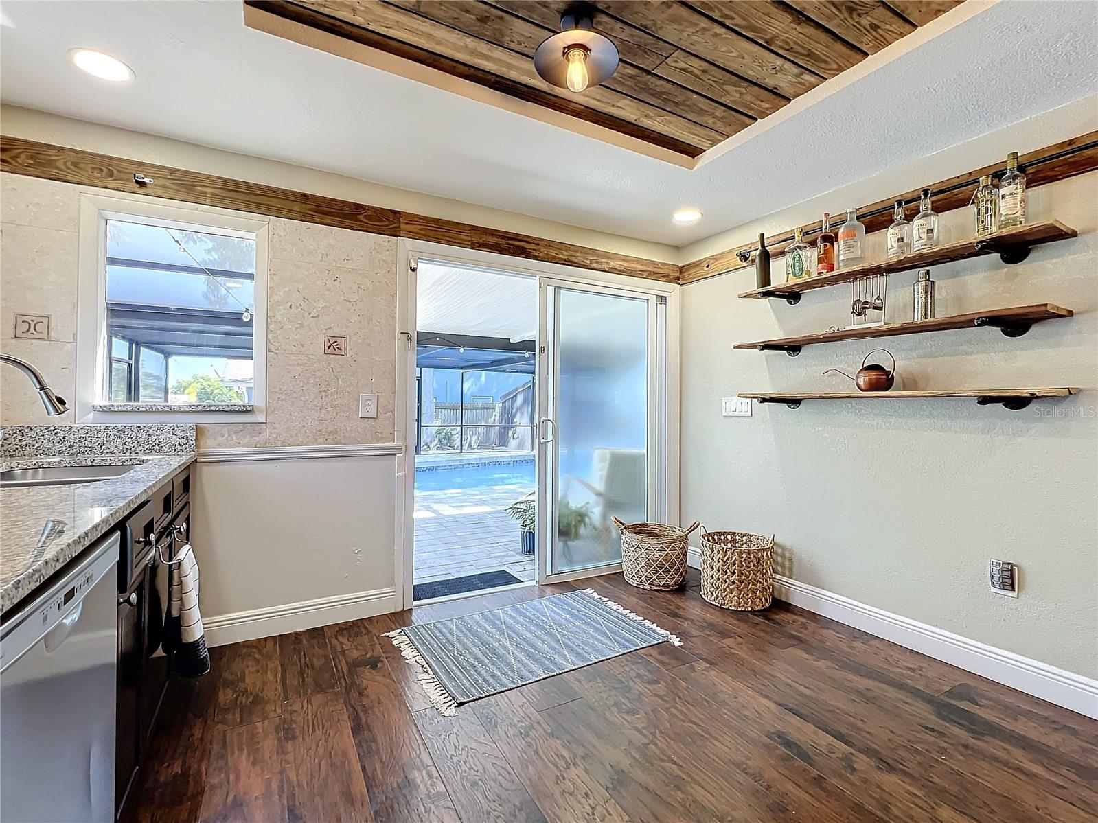 LAKE SARASOTA - Residential