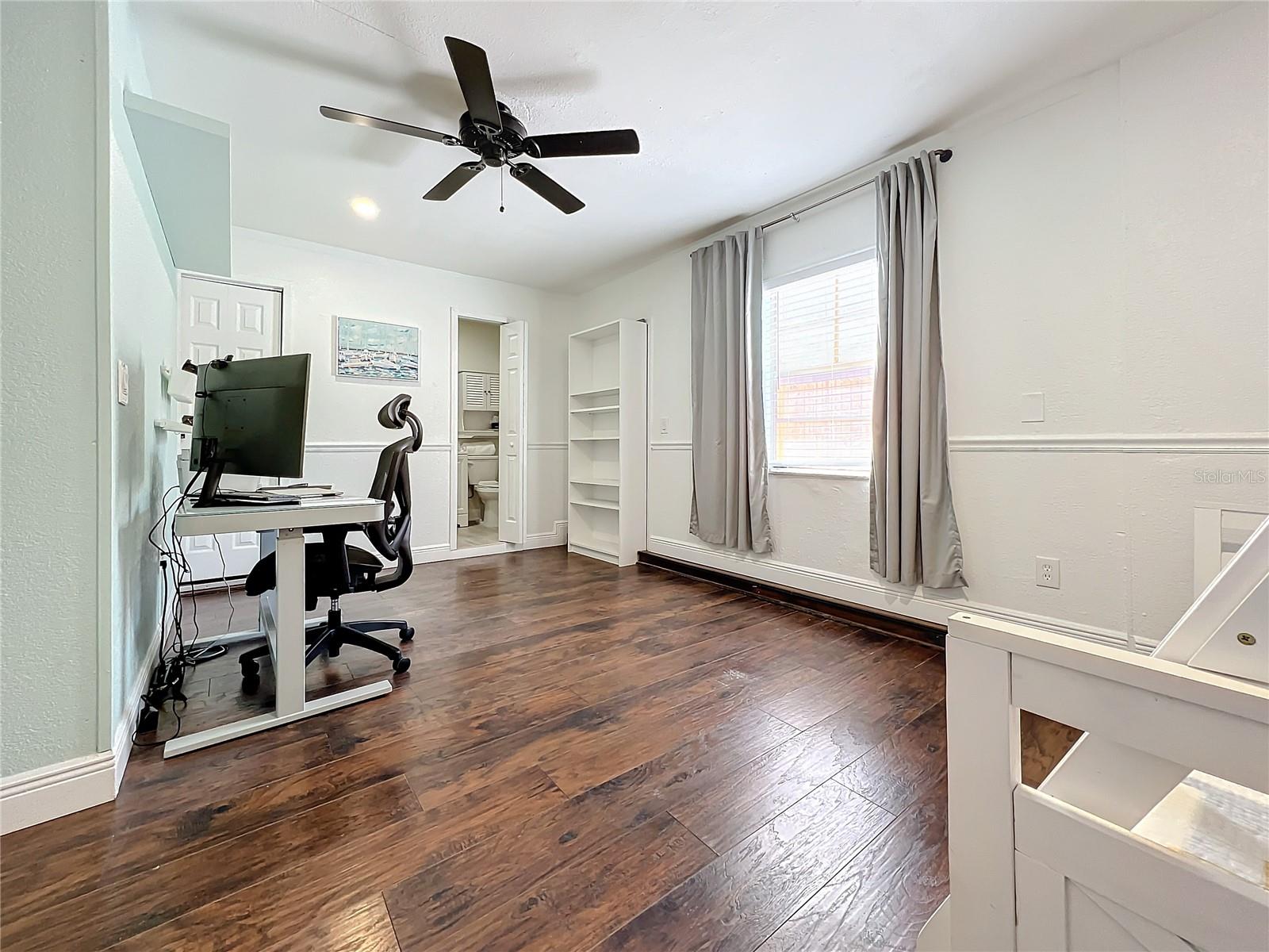 LAKE SARASOTA - Residential