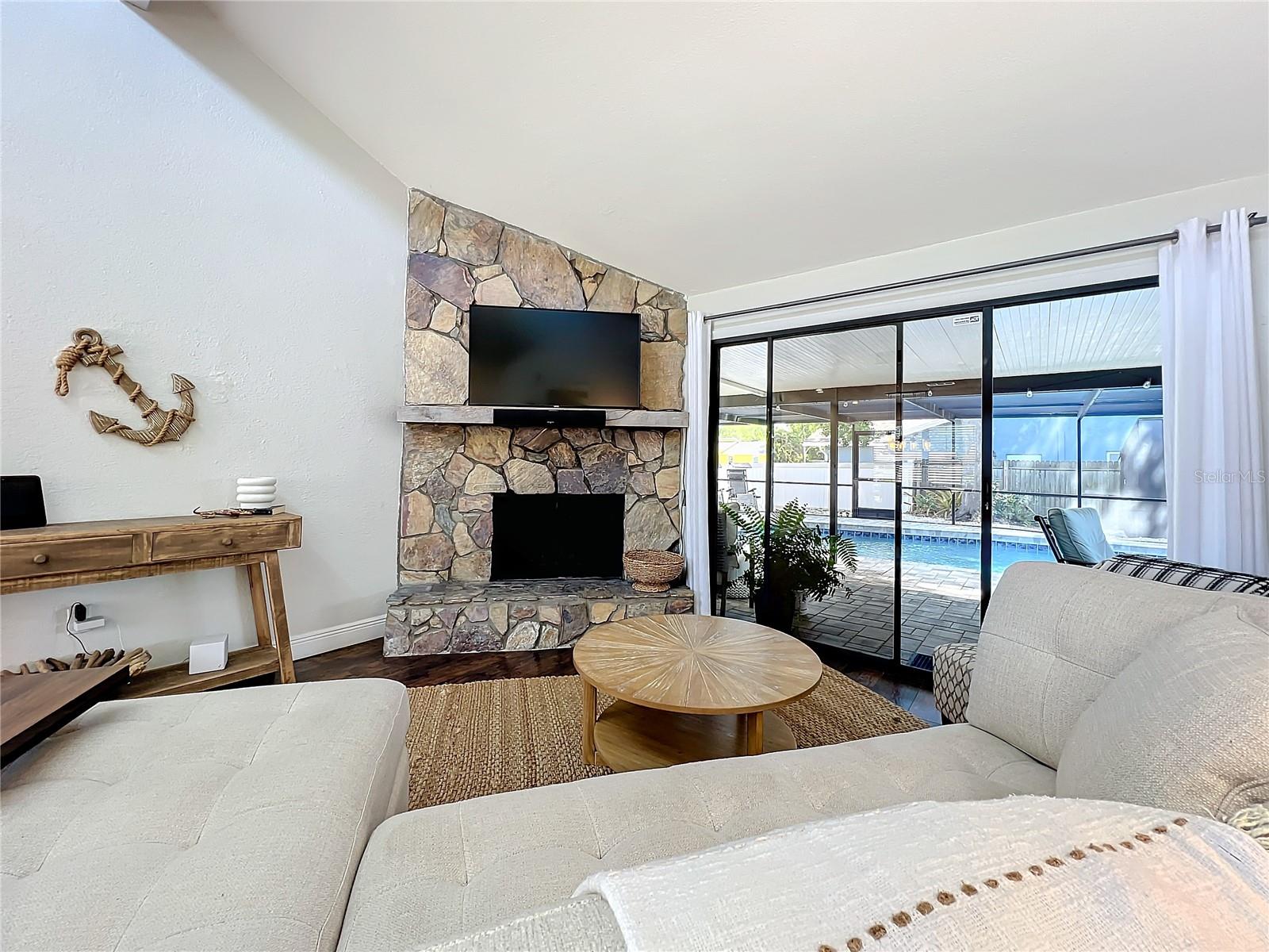 LAKE SARASOTA - Residential