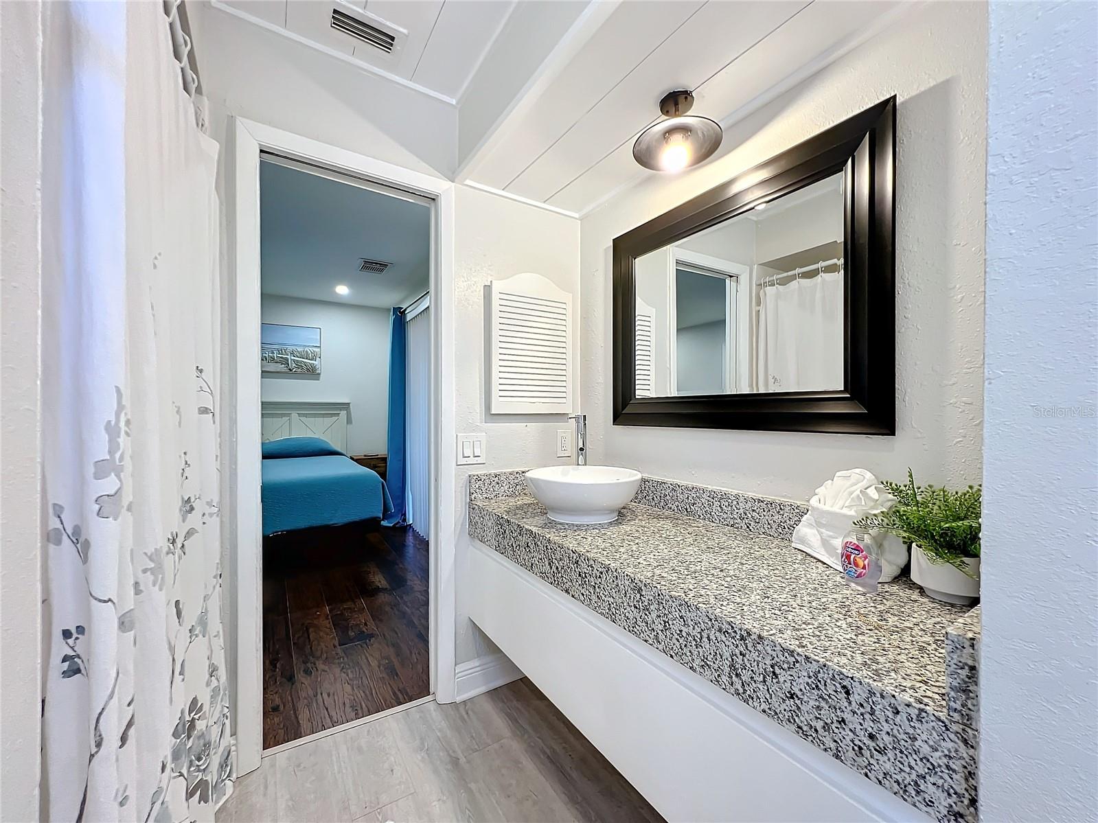 LAKE SARASOTA - Residential