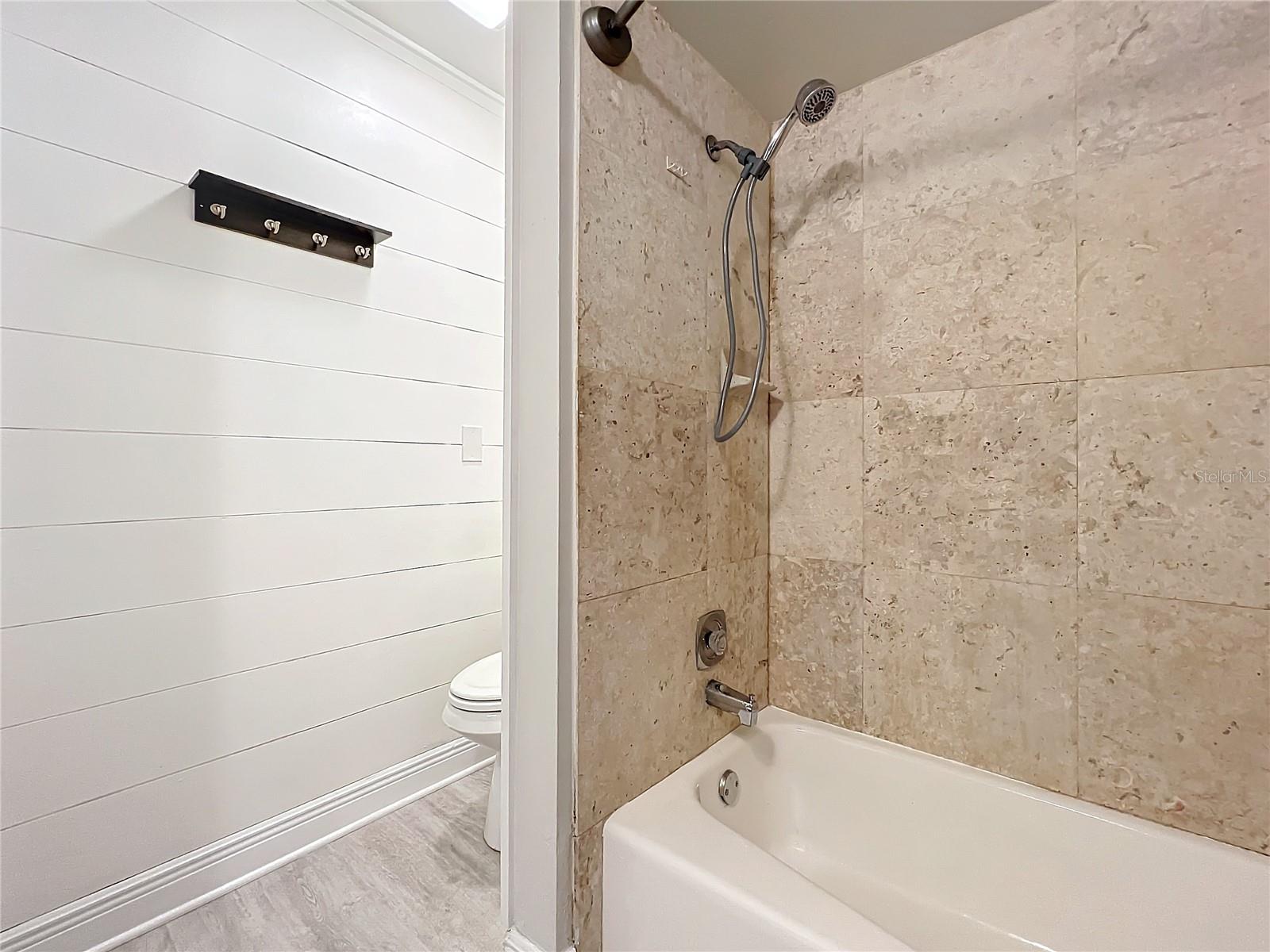 LAKE SARASOTA - Residential