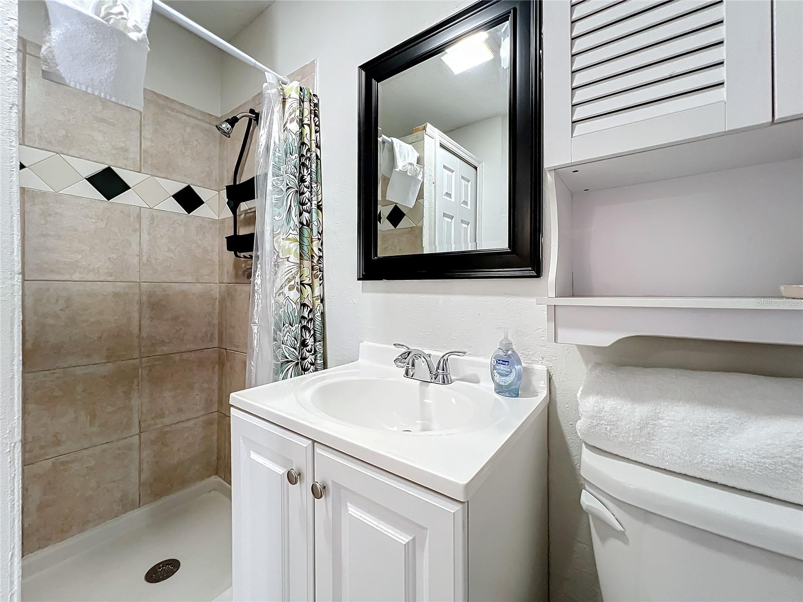 LAKE SARASOTA - Residential