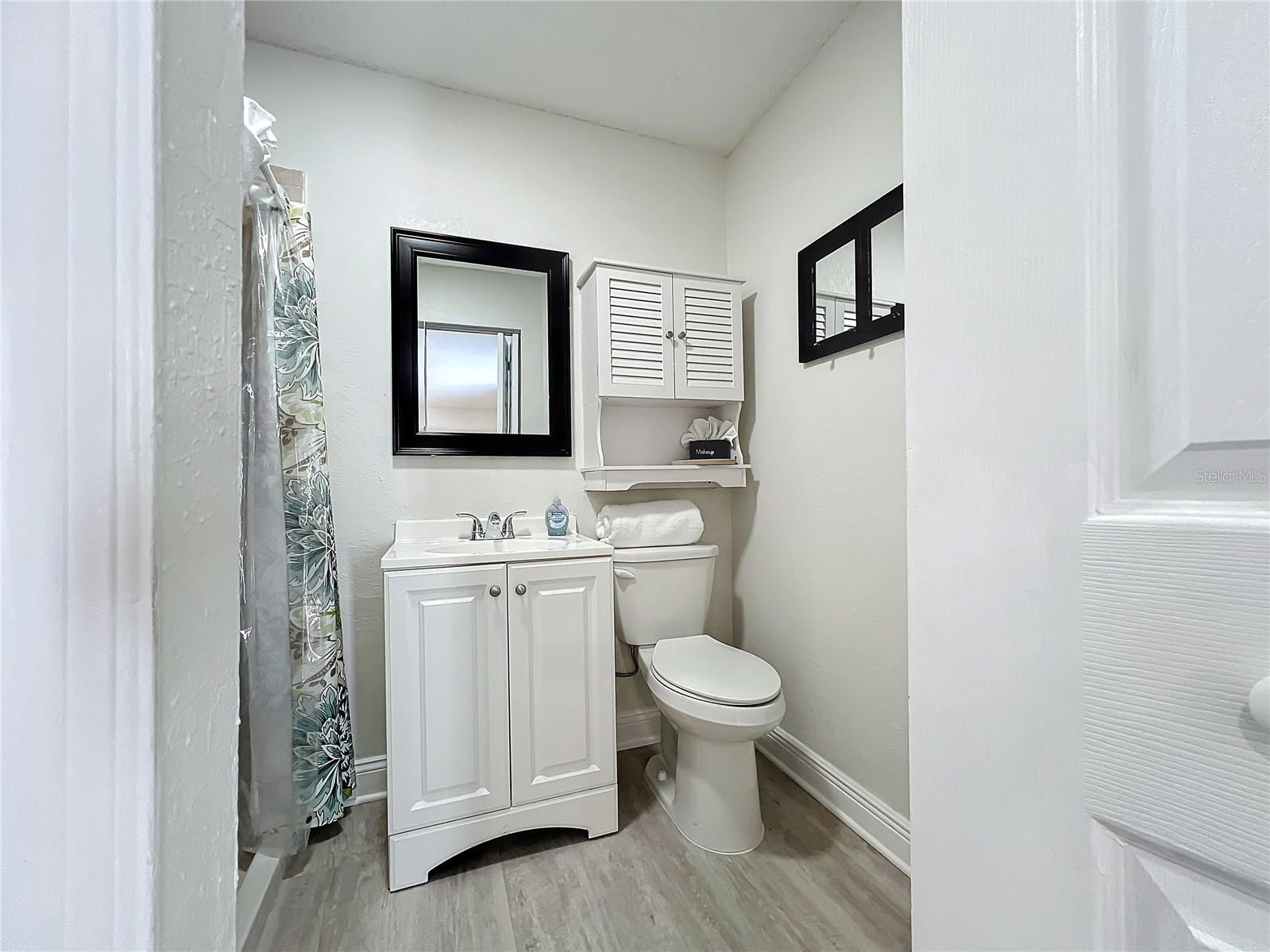 LAKE SARASOTA - Residential